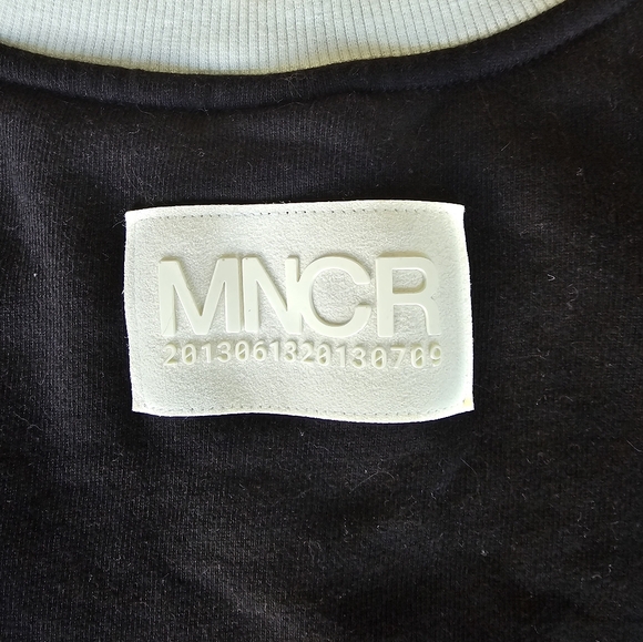 Monochrome BTS crew - Picture 4 of 6